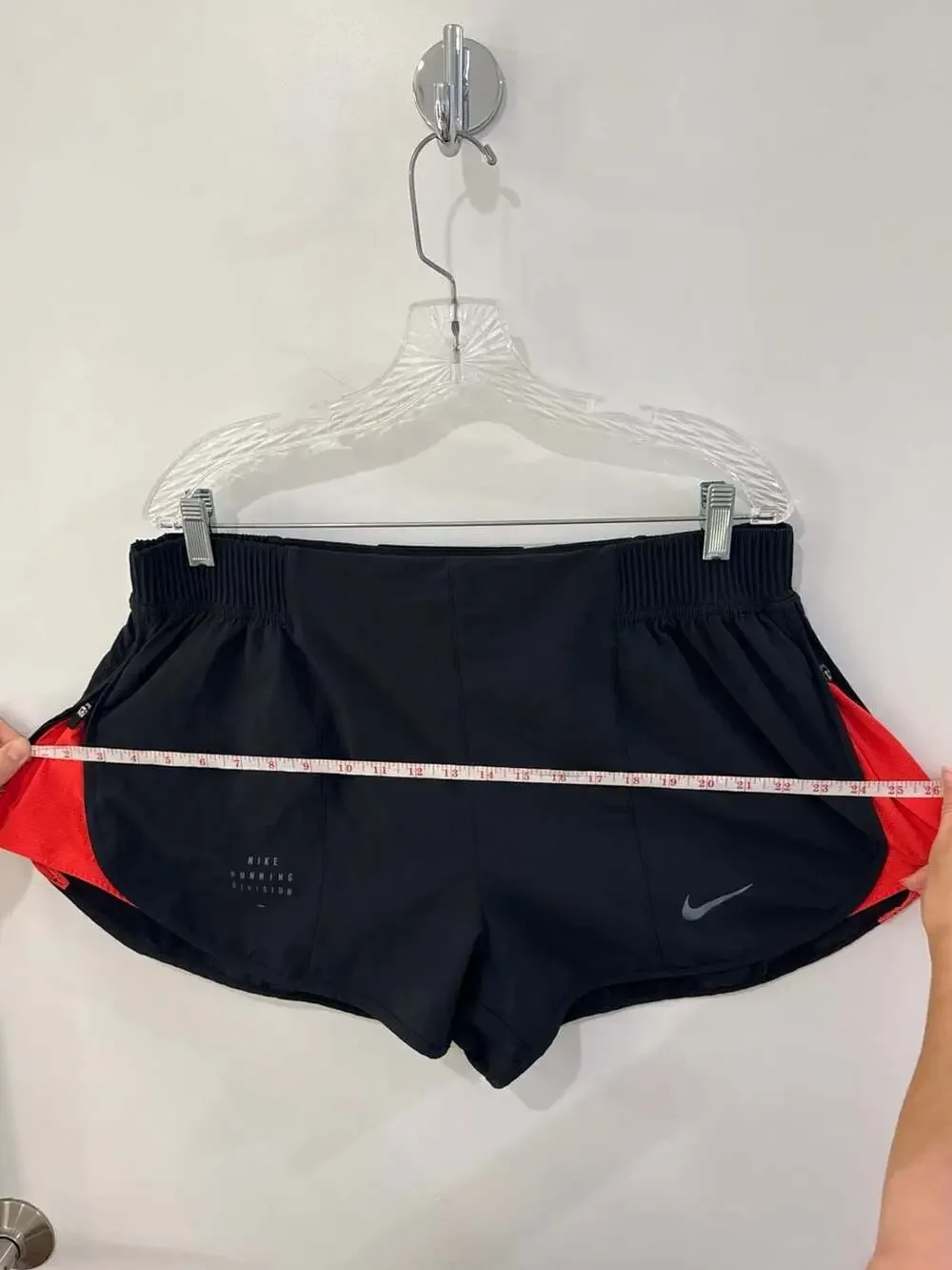 Nike Women's Run Division Tempo Luxe Running Shorts Black/Bright Crimson Size XL